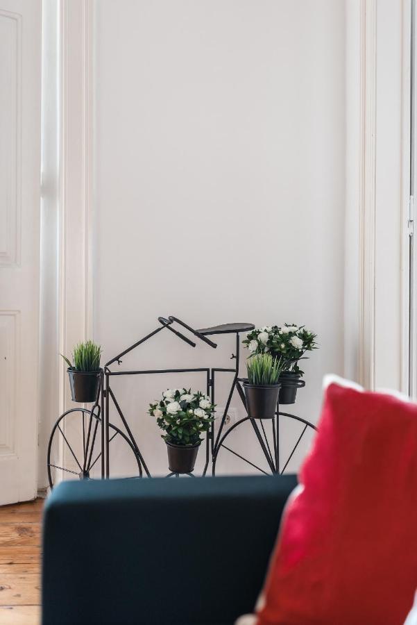 Elegant 3 Bedroom Flat With View In Principe Real Lisboa Extérieur photo