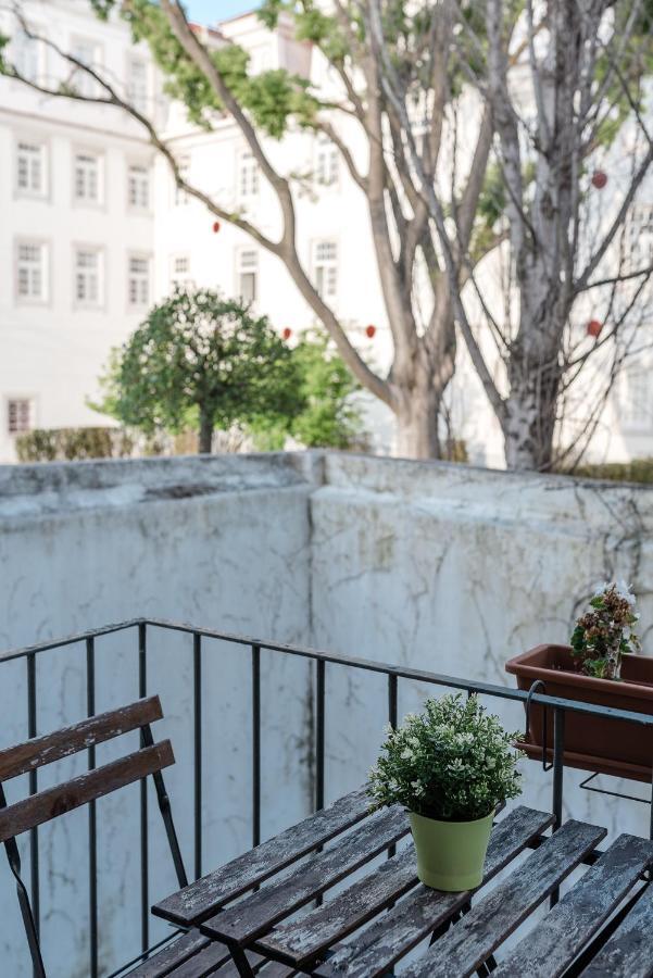 Elegant 3 Bedroom Flat With View In Principe Real Lisboa Extérieur photo