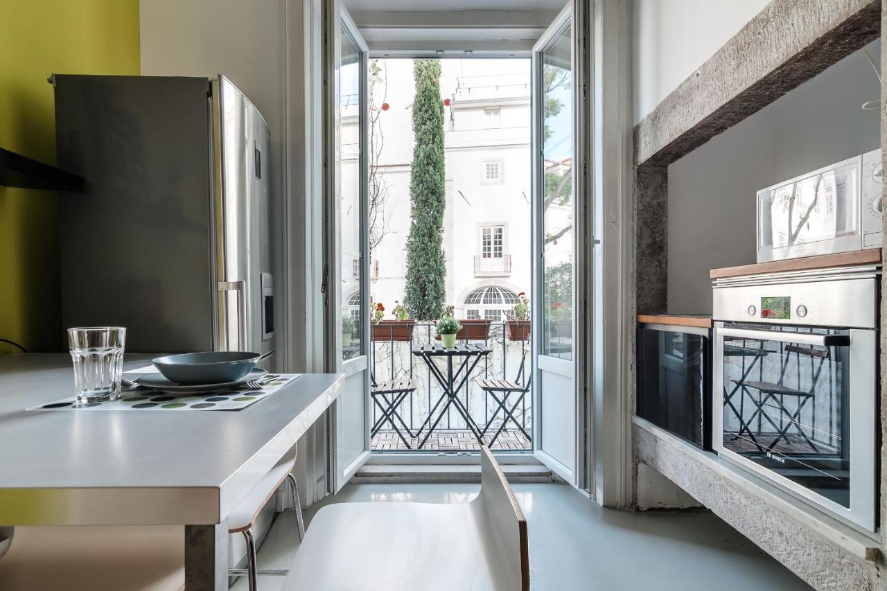 Elegant 3 Bedroom Flat With View In Principe Real Lisboa Extérieur photo
